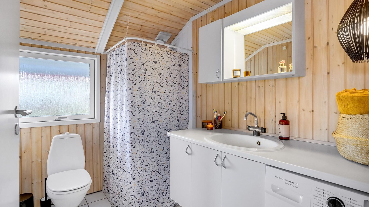 Photo of Bathroom in Pøt Strandby