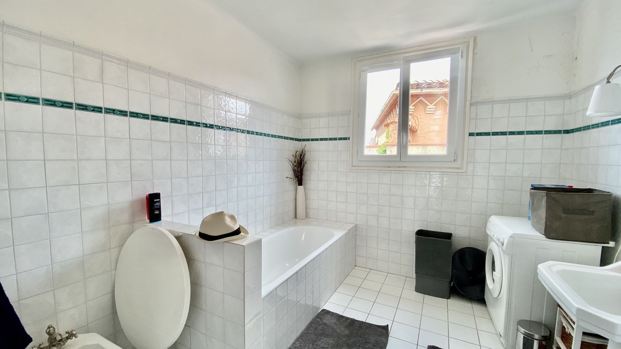 Photo of Bathroom in Port-Vendres