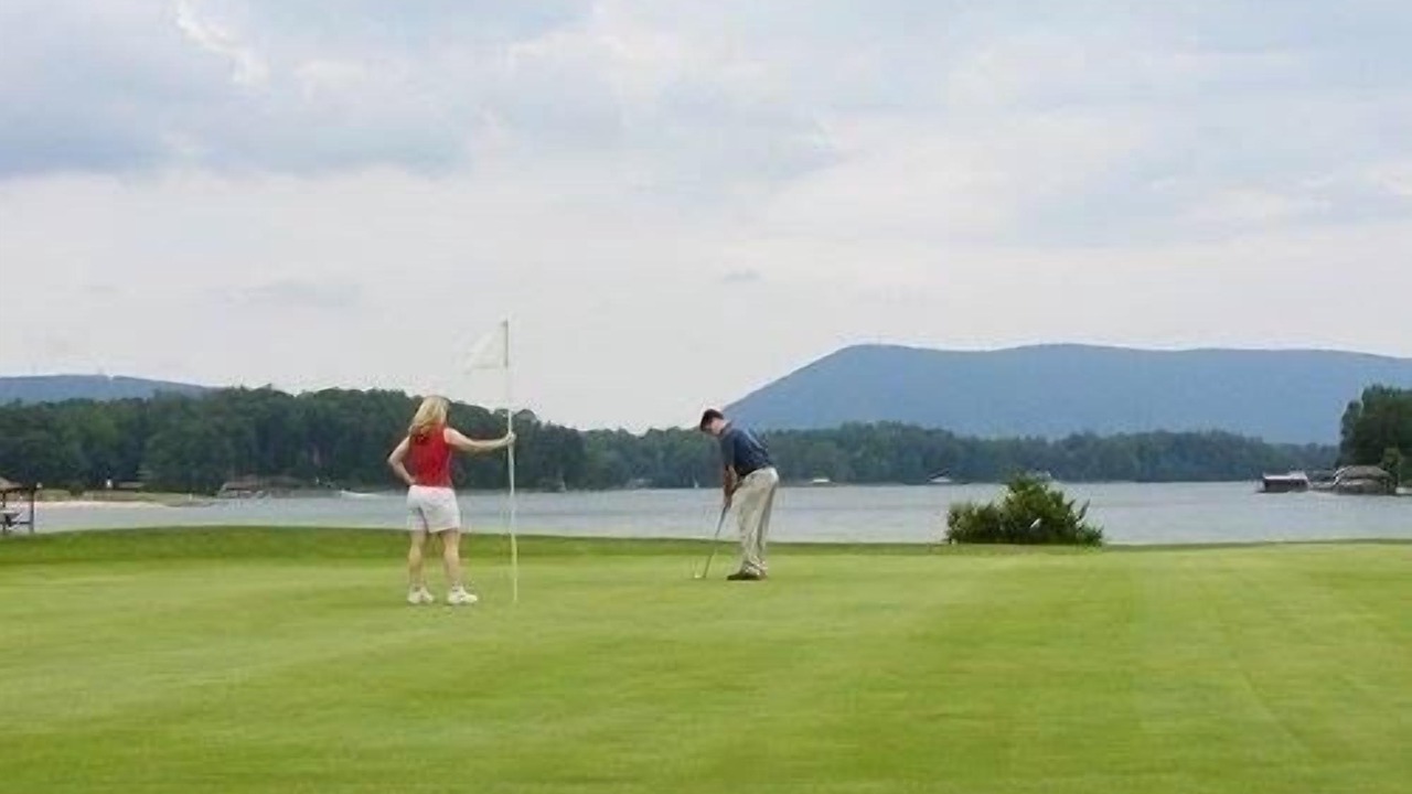 Photo of Others in Huddleston