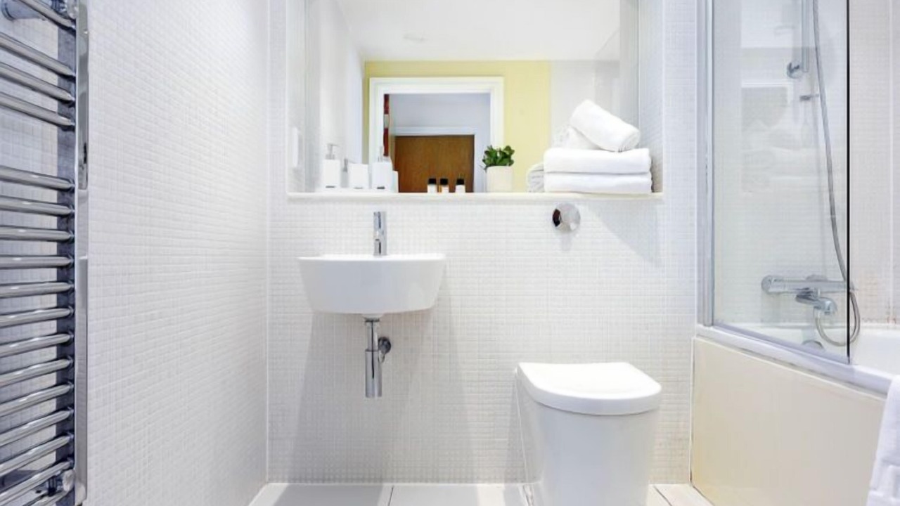 Photo of Bathroom in Isle of Dogs