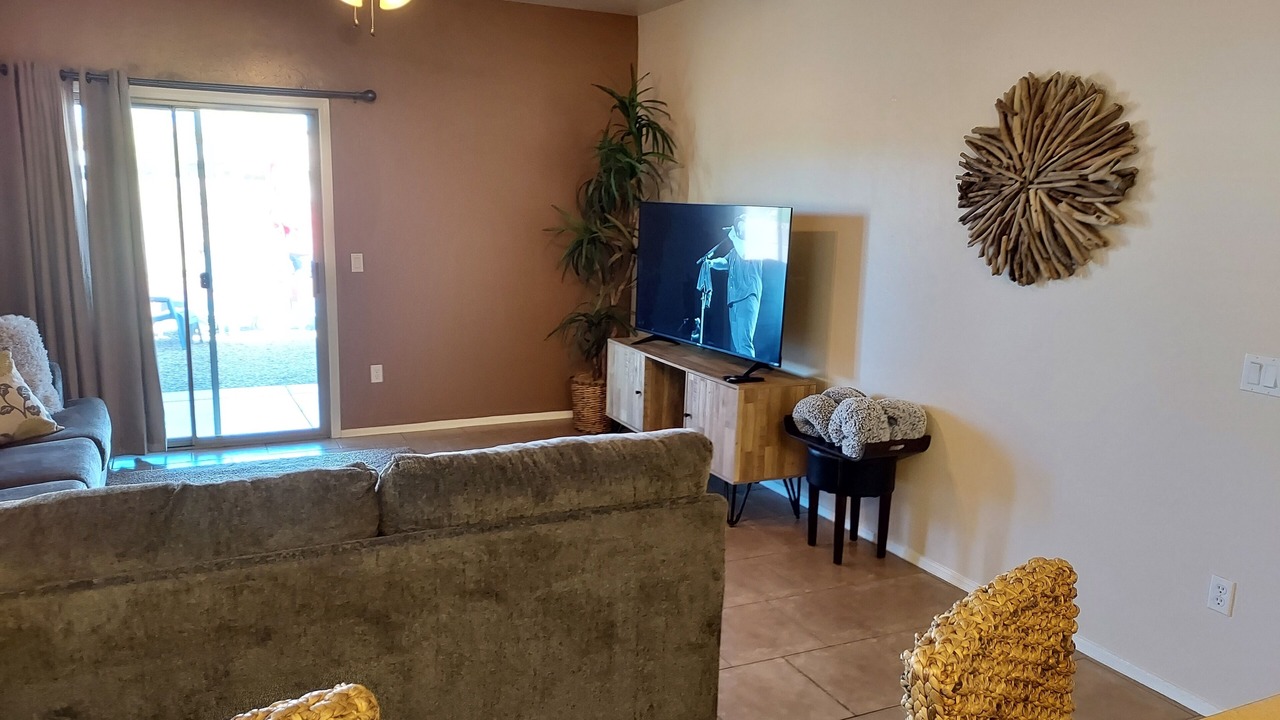 Photo of Livingroom in Continental Reserve