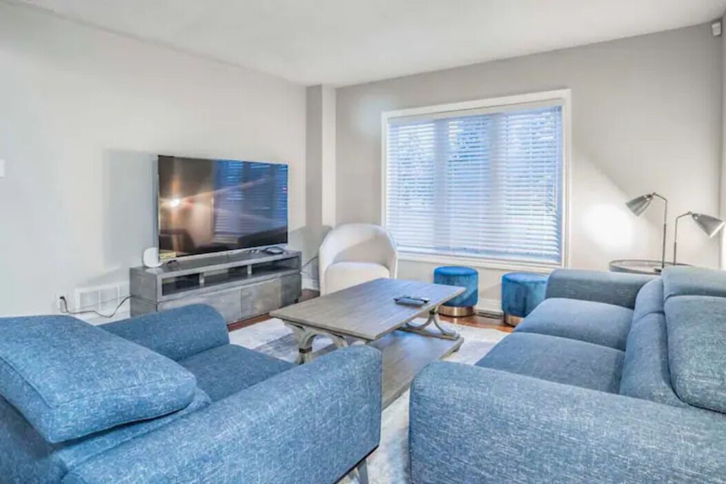 Photo of Livingroom in Streetsville
