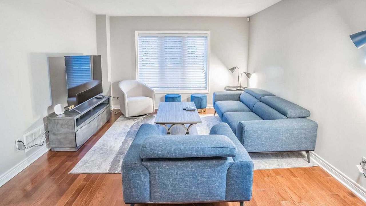 Photo of Livingroom in Streetsville