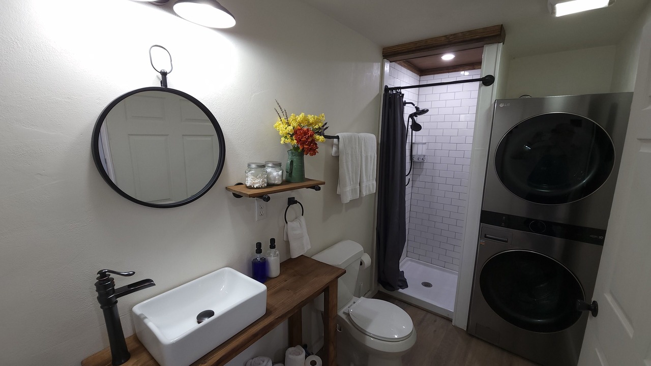 Photo of Bathroom in Electra