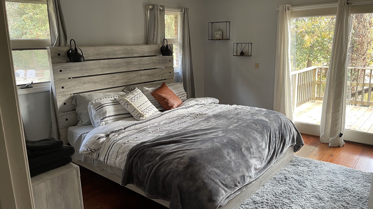 Photo of Bedroom in Forest Acres