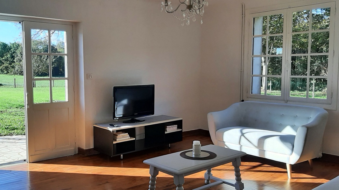 Photo of Livingroom in Mauzens-et-Miremont