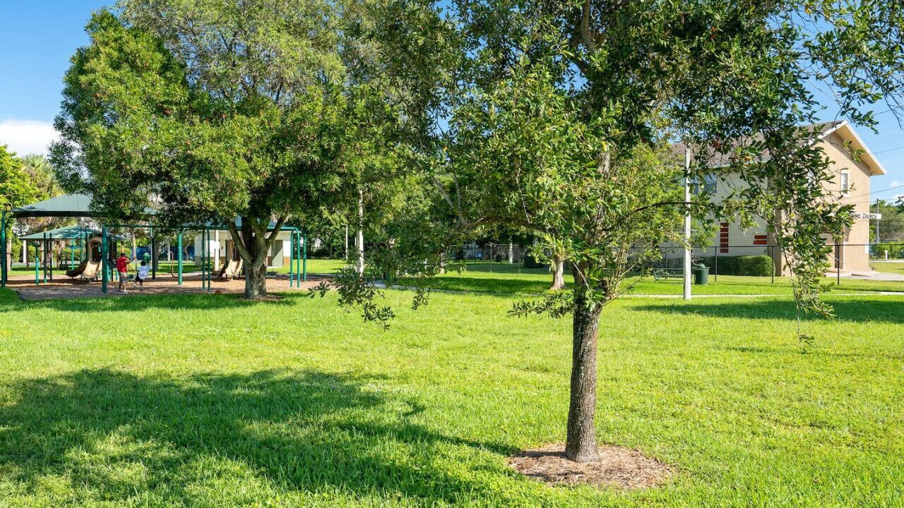 Photo of Outdoor in Oakland Park