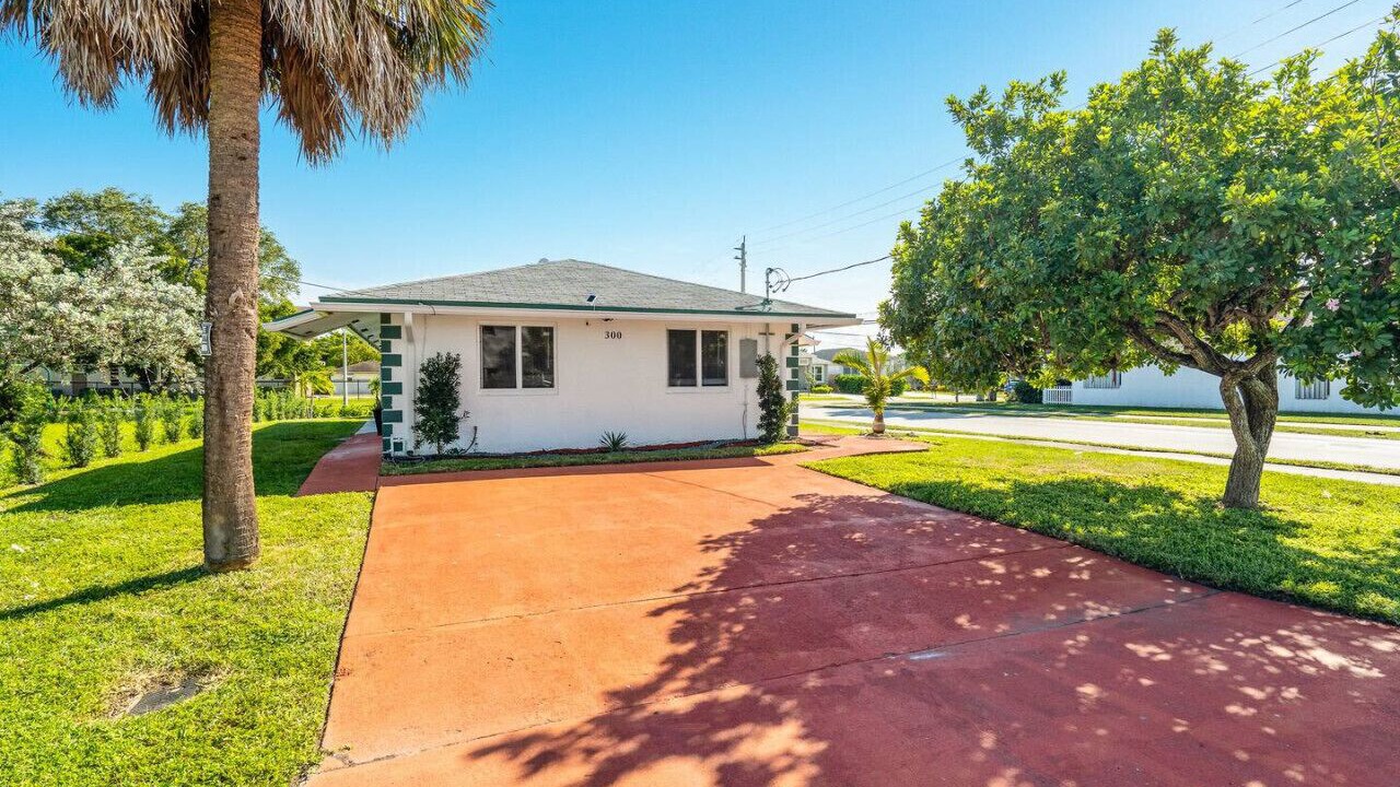 Photo of Outdoor in Oakland Park