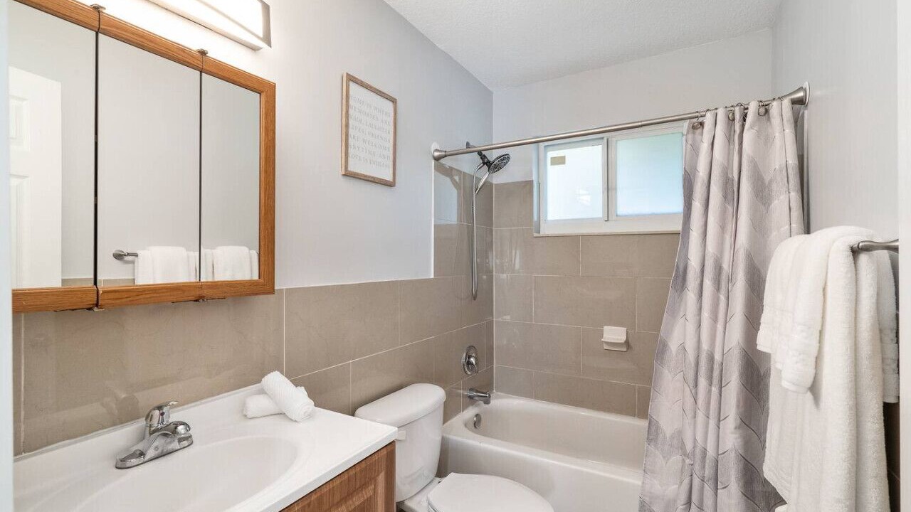 Photo of Bathroom in Oakland Park