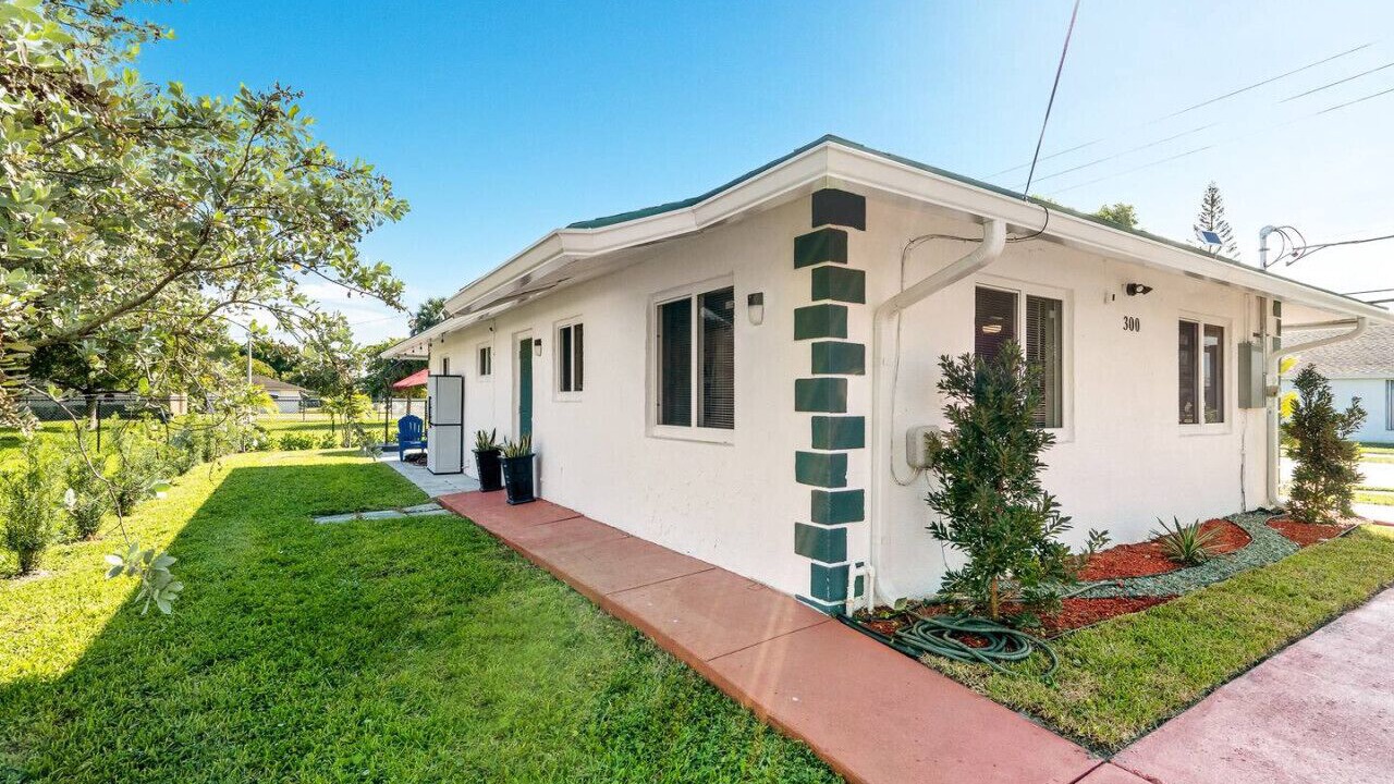Photo of Outdoor in Oakland Park