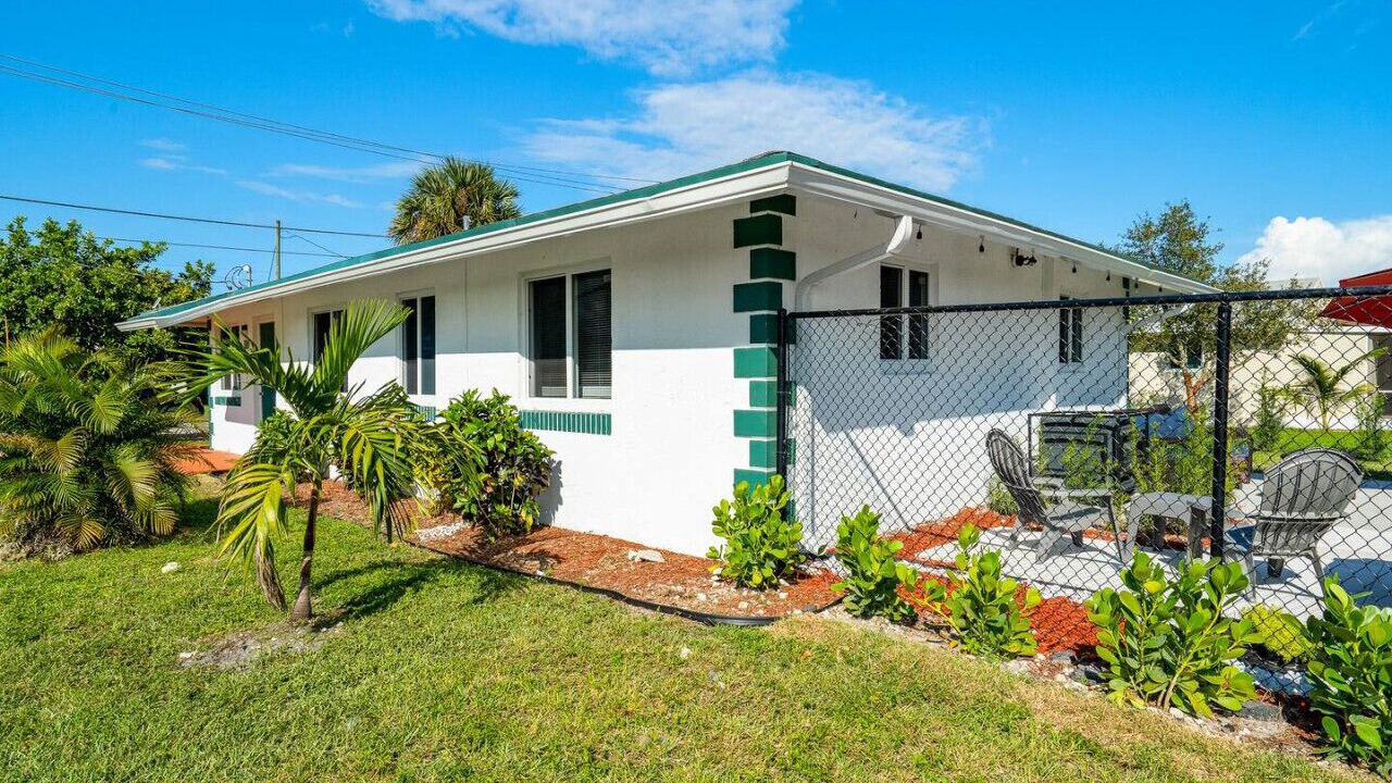 Photo of Outdoor in Oakland Park