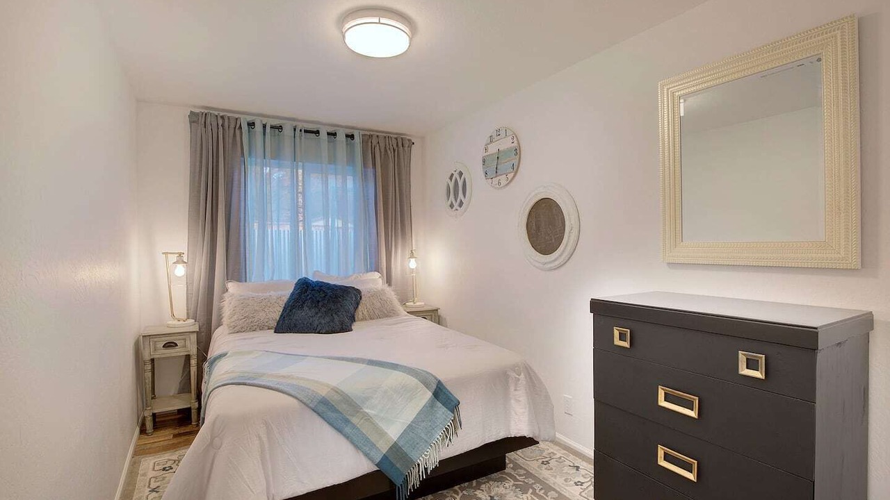 Photo of Bedroom in Grants Pass