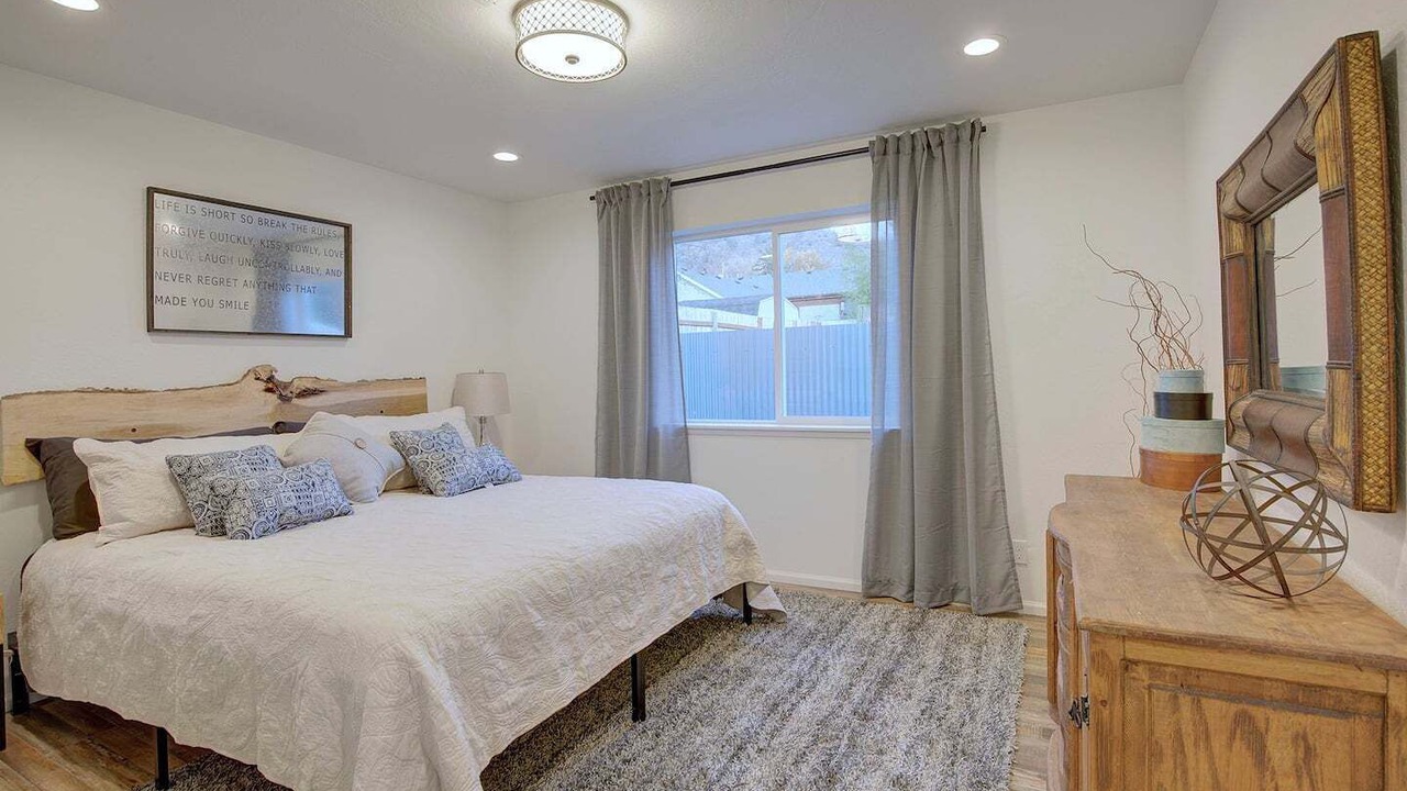 Photo of Bedroom in Grants Pass