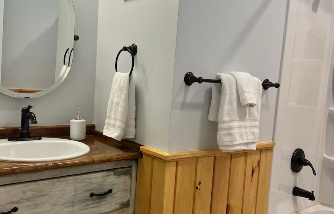 Photo of Bathroom in Highlands - Perkins