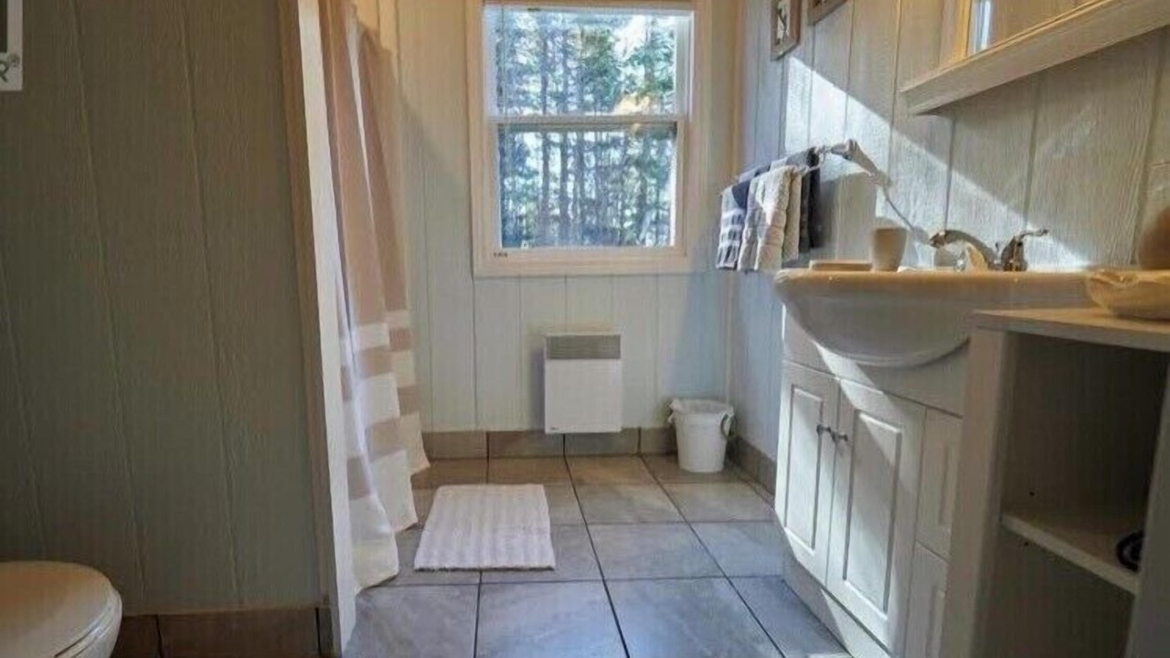 Photo of Bathroom in Naufrage