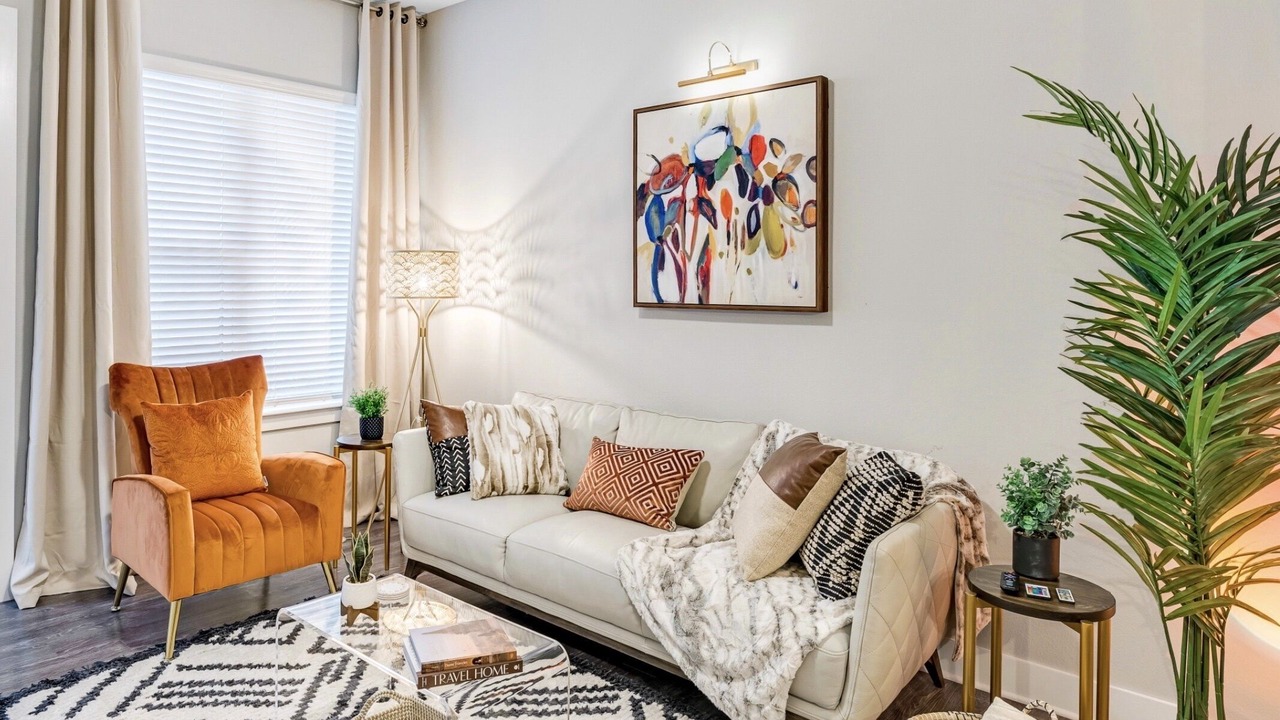 Photo of Livingroom in Las Colinas