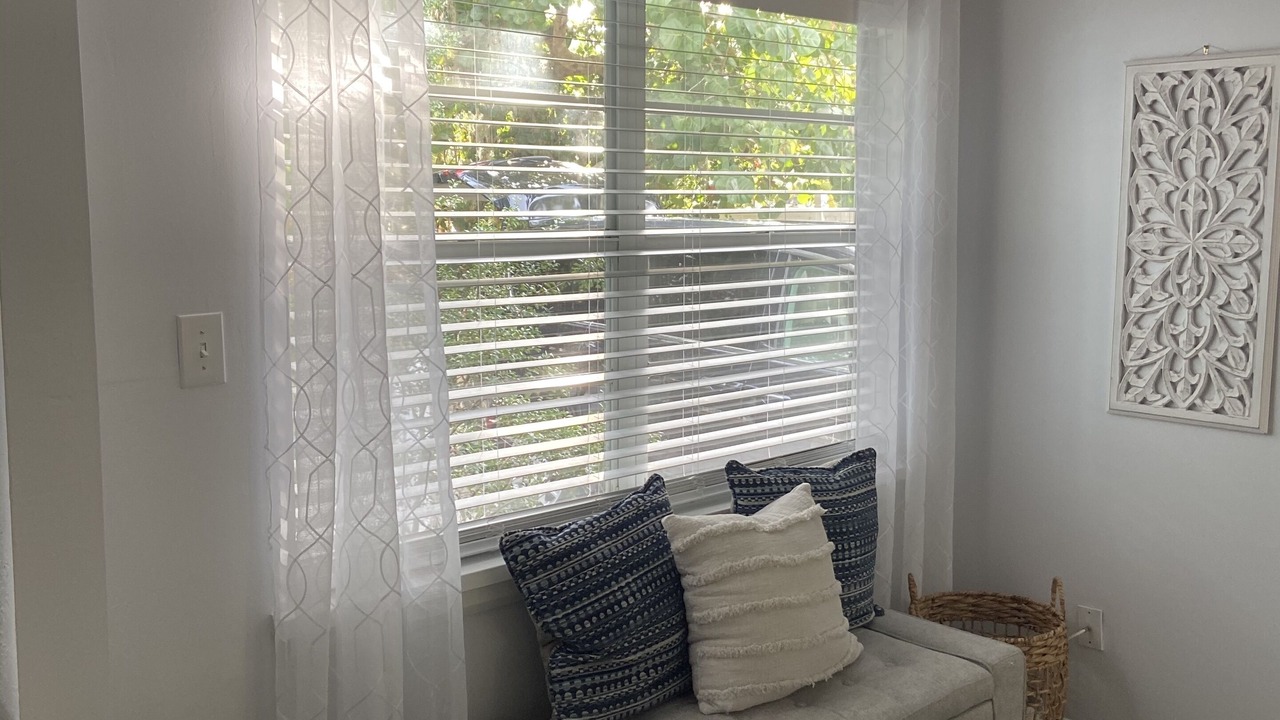 Photo of Livingroom in Downtown