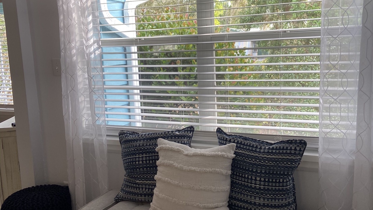 Photo of Livingroom in Downtown
