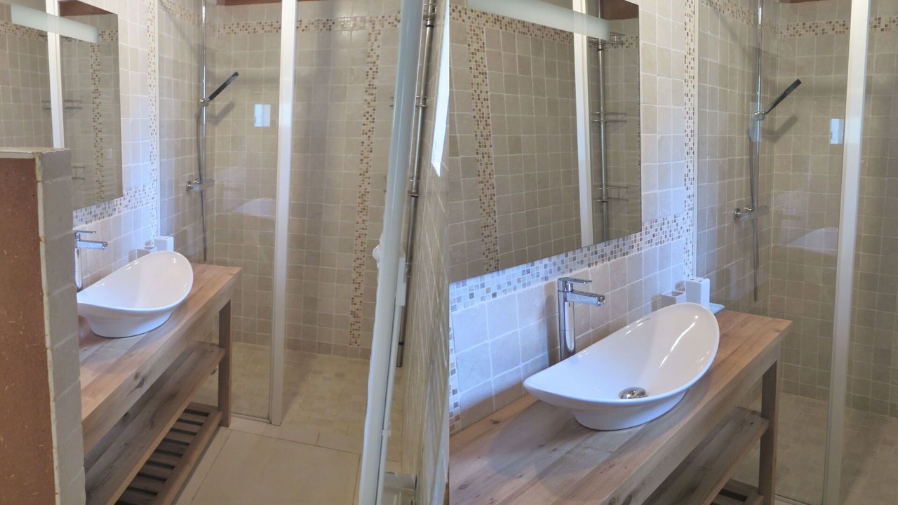 Photo of Bathroom in Blanquefort-sur-Briolance