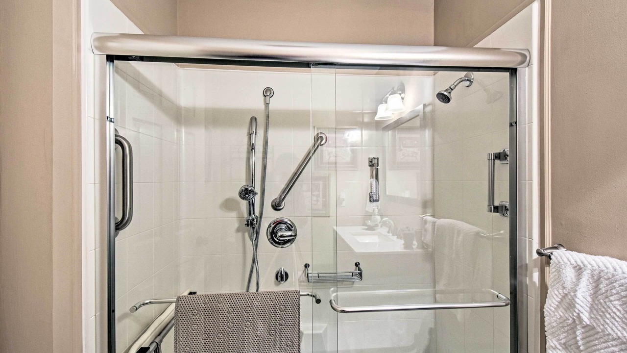 Photo of Bathroom in Tate