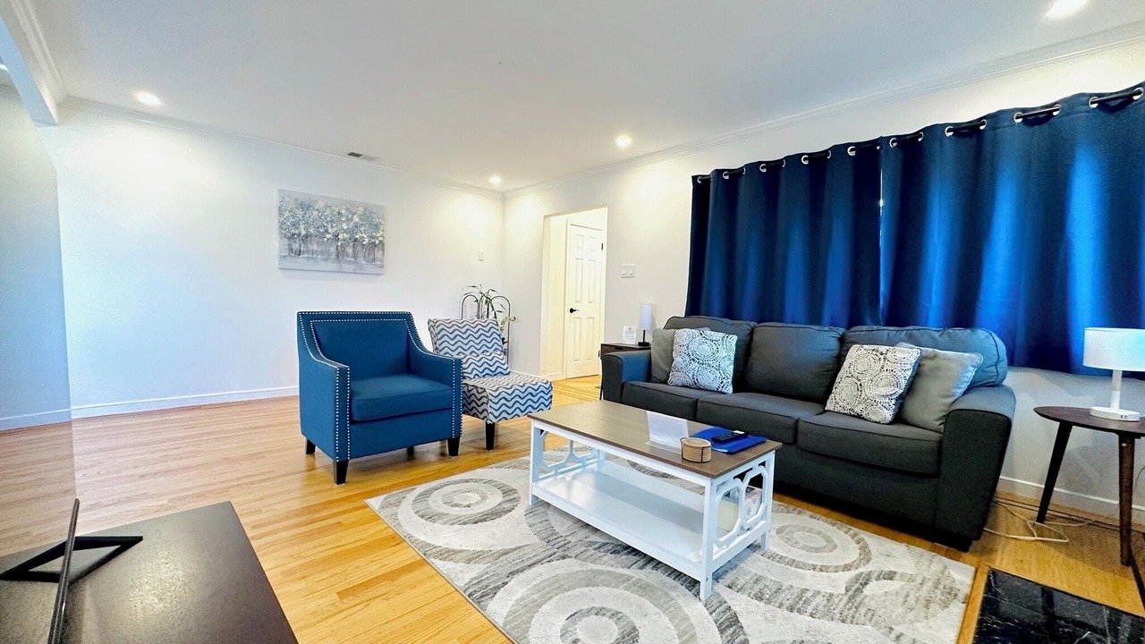 Photo of Livingroom in Millbrae