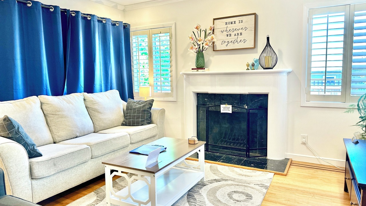 Photo of Livingroom in Millbrae