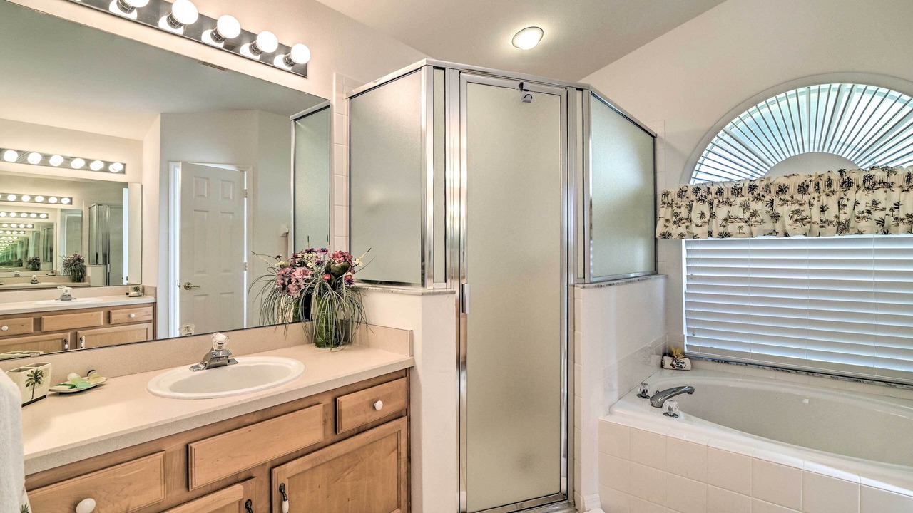 Photo of Bathroom in Orange Tree
