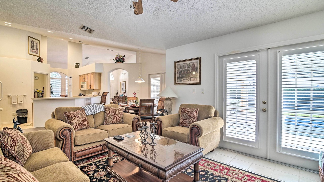 Photo of Livingroom in Orange Tree