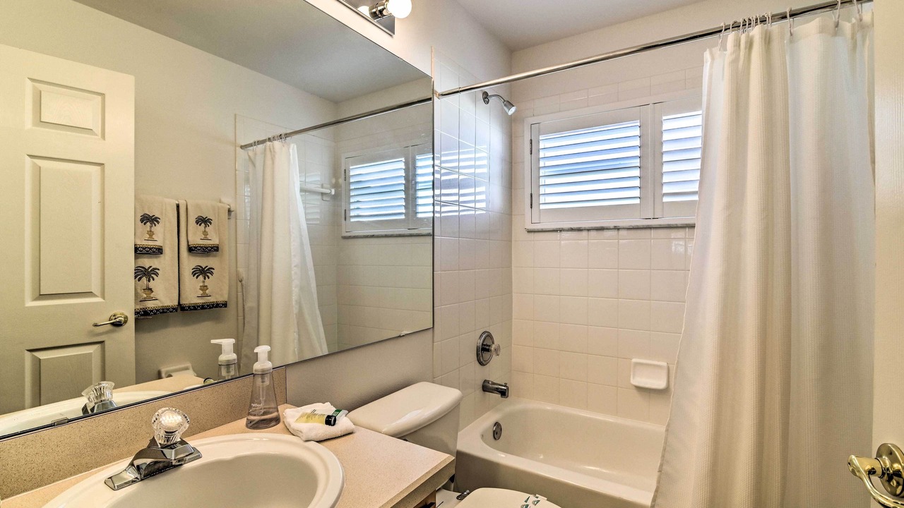 Photo of Bathroom in Orange Tree