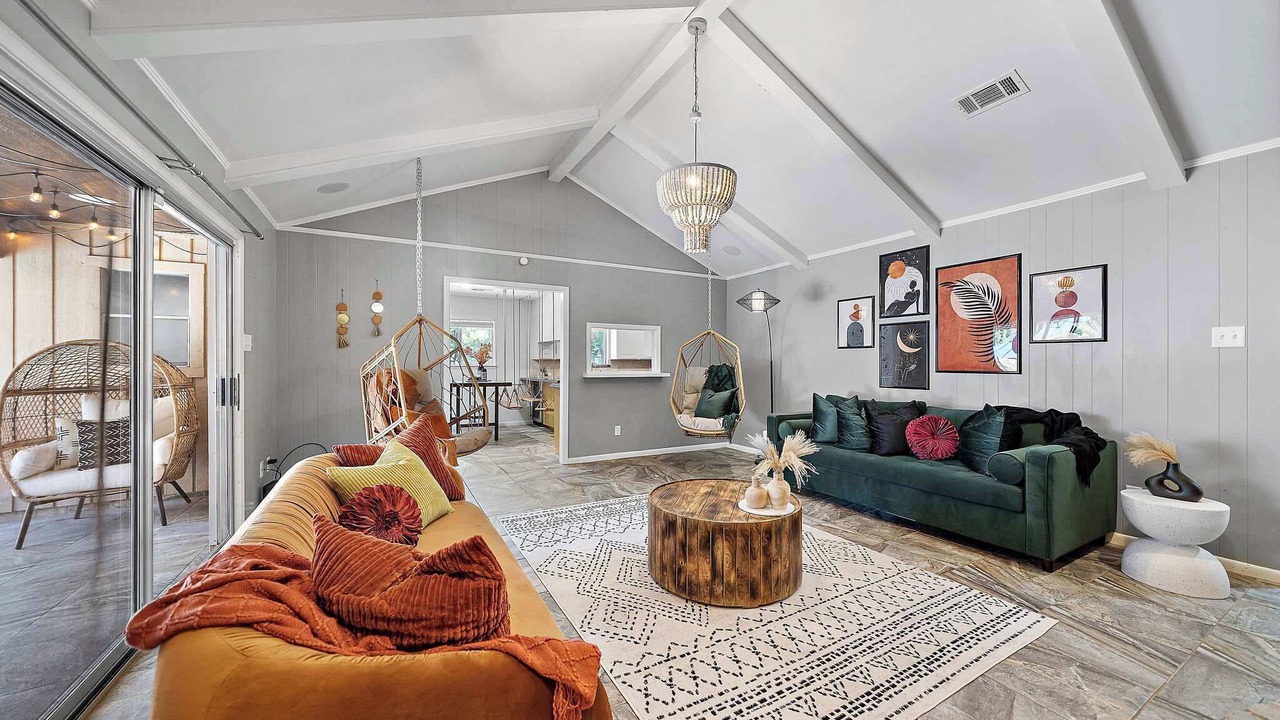 Photo of Livingroom in Huntsville