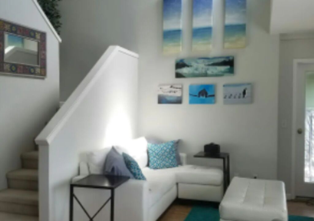Photo of Livingroom in East Queen Anne