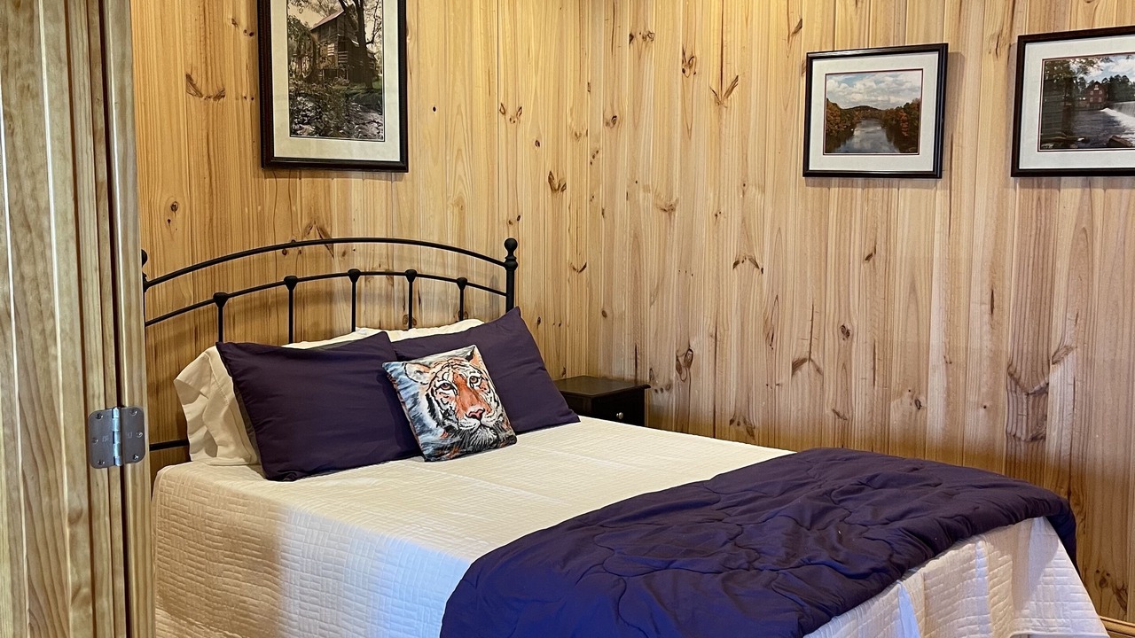 Photo of Bedroom in Six Mile