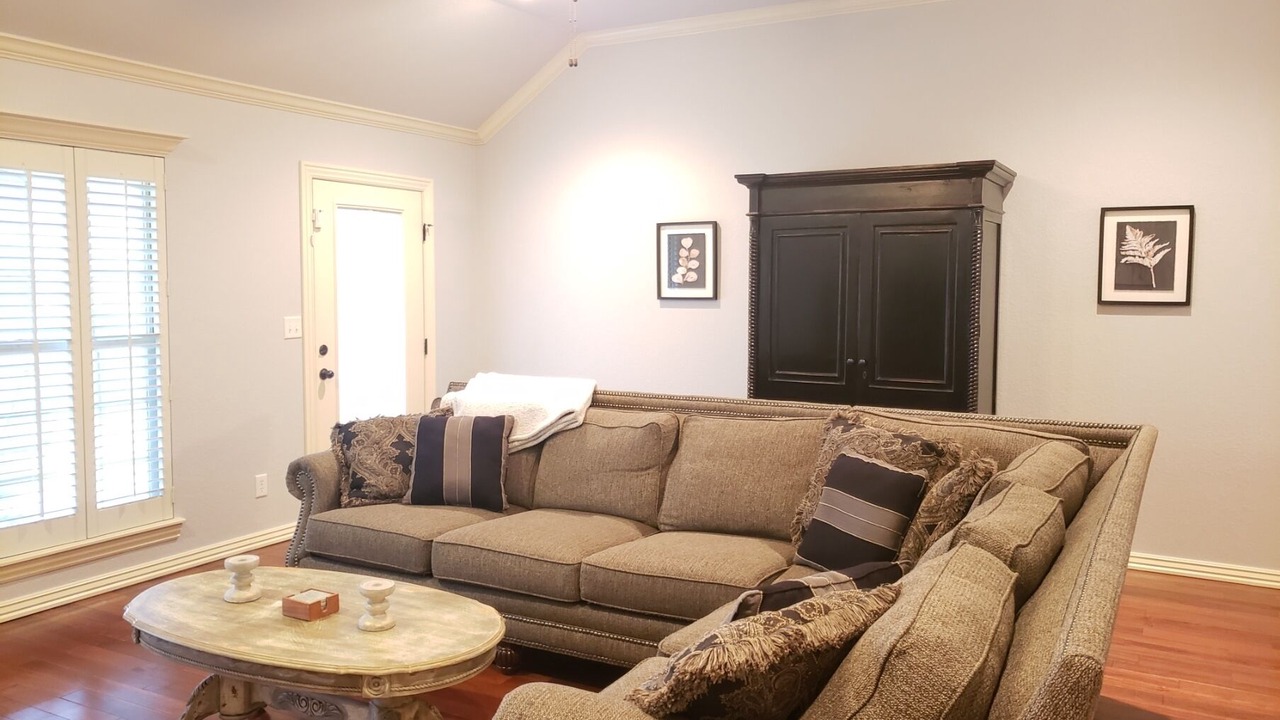 Photo of Livingroom in Barling