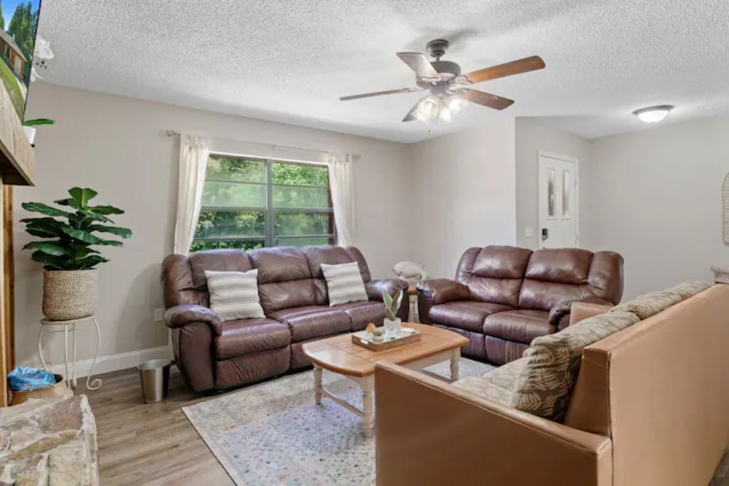 Photo of Livingroom in Meadowcrest
