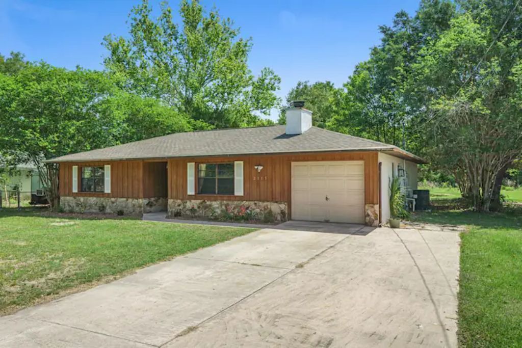 Photo of Outdoor in Meadowcrest