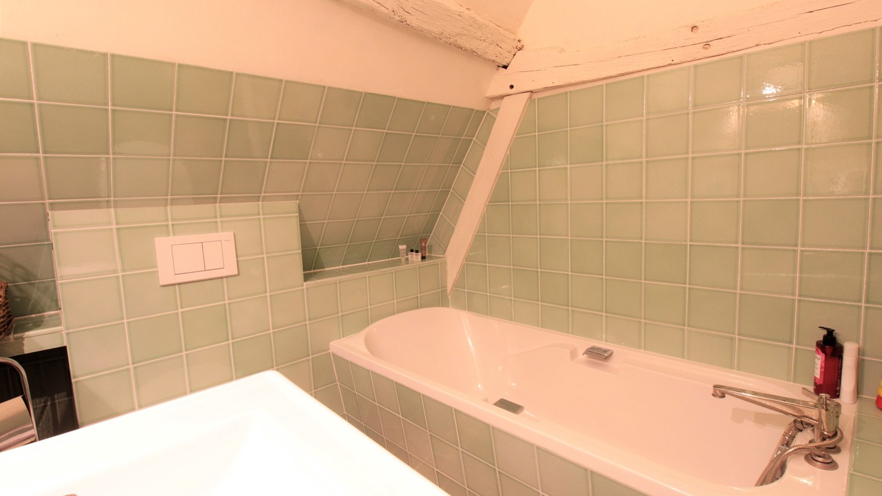 Photo of Bathroom in Bournan