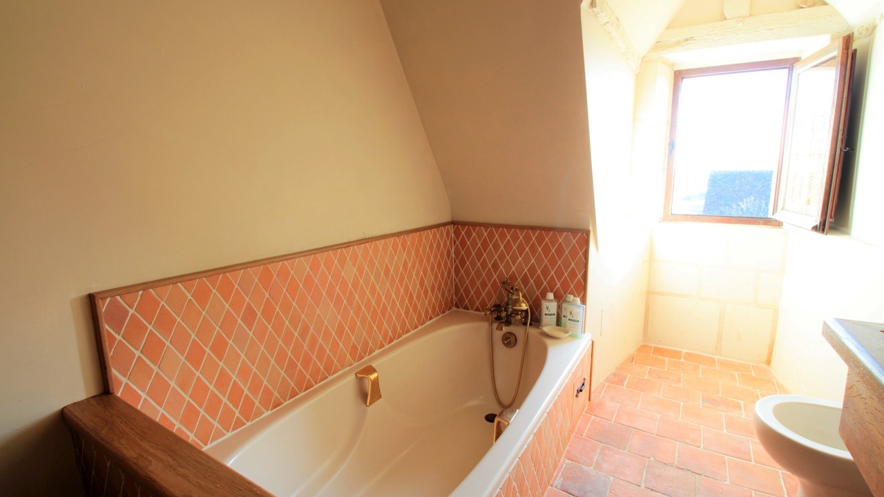 Photo of Bathroom in Bournan