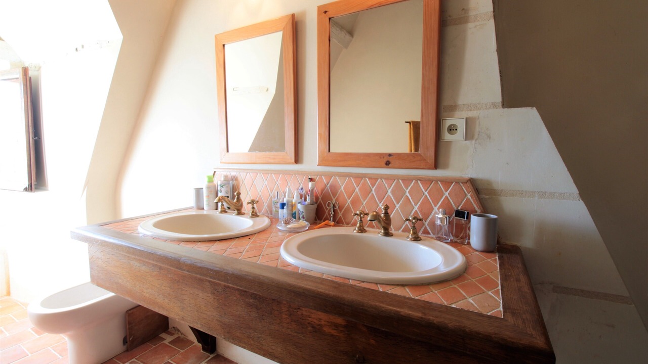 Photo of Bathroom in Bournan