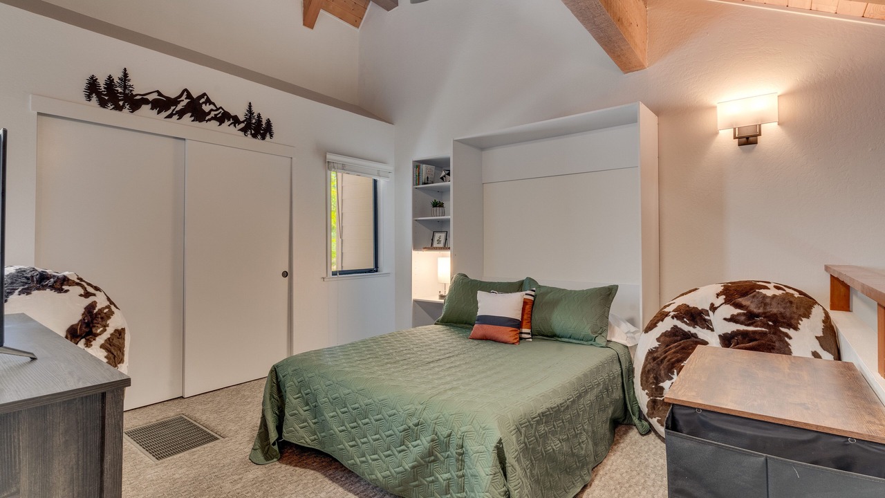 Photo of Bedroom in Carnelian Woods