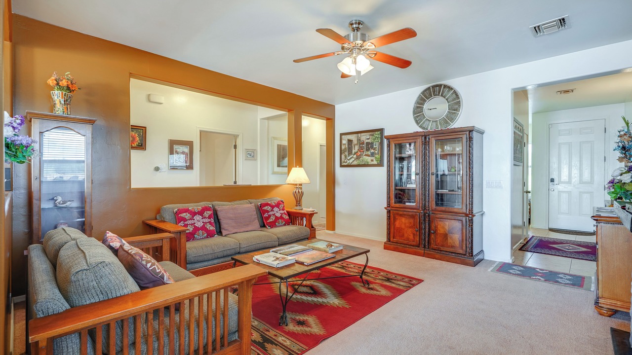 Photo of Livingroom in Green Valley