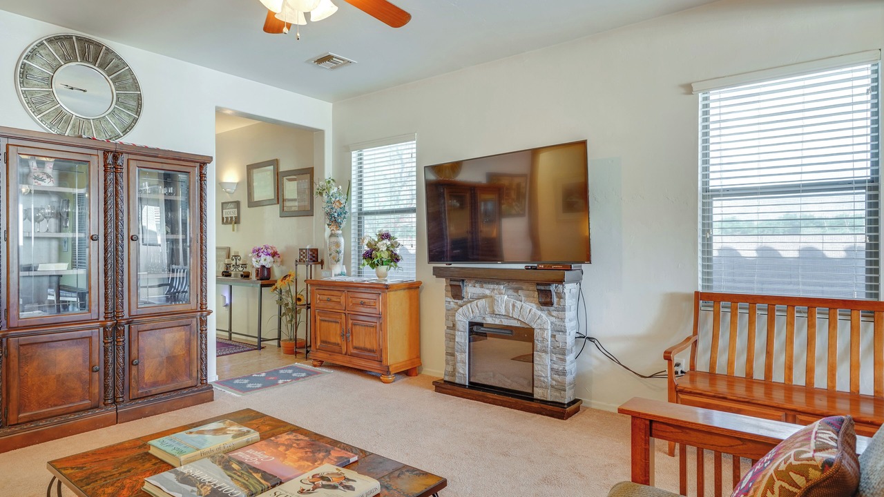 Photo of Livingroom in Green Valley