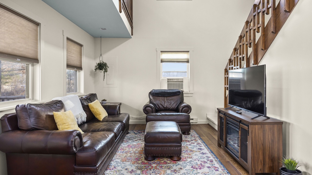Photo of Livingroom in Jefferson Heights