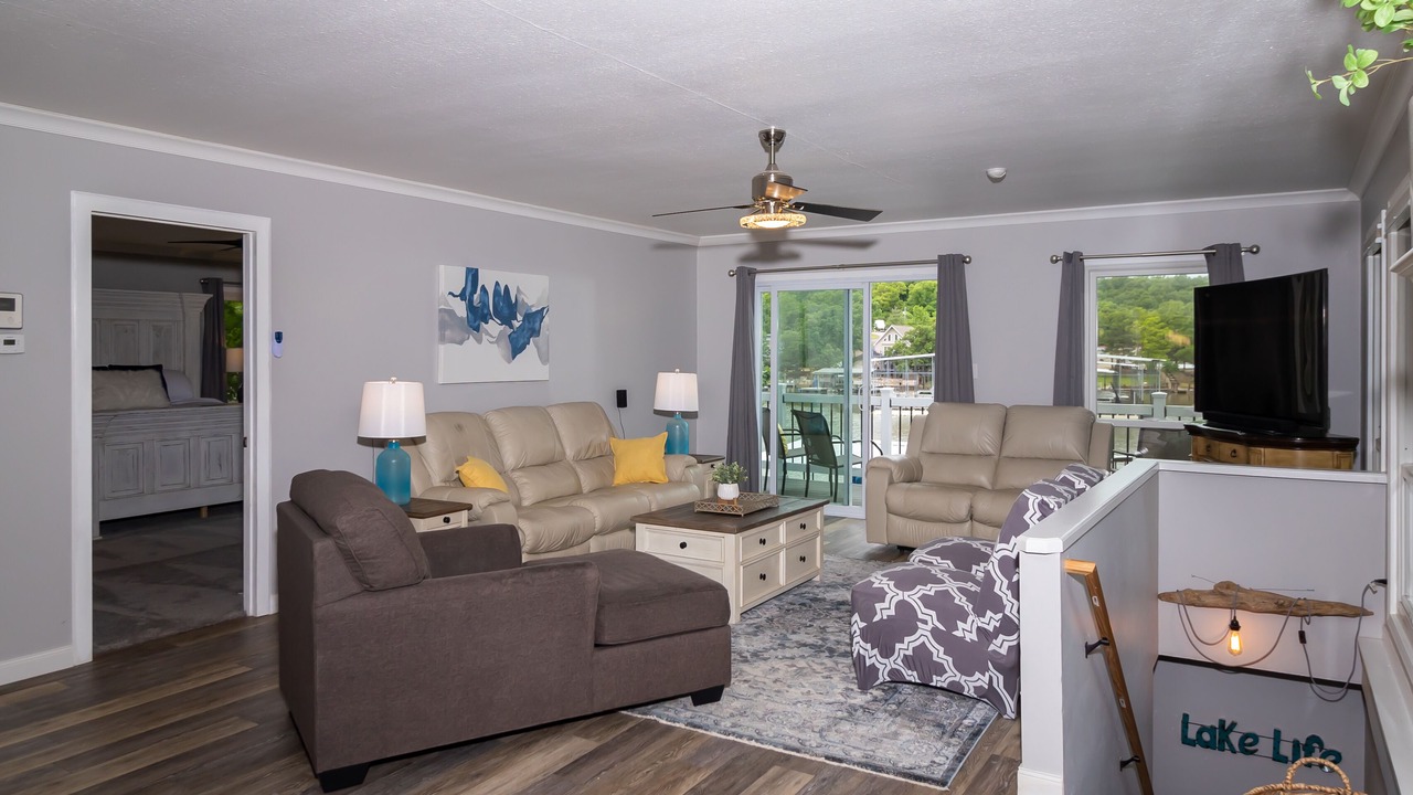 Photo of Livingroom in Osage Beach
