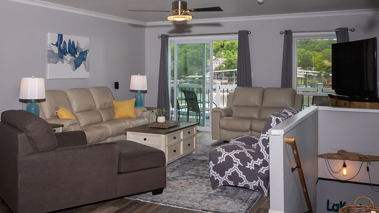 Photo of Livingroom in Osage Beach