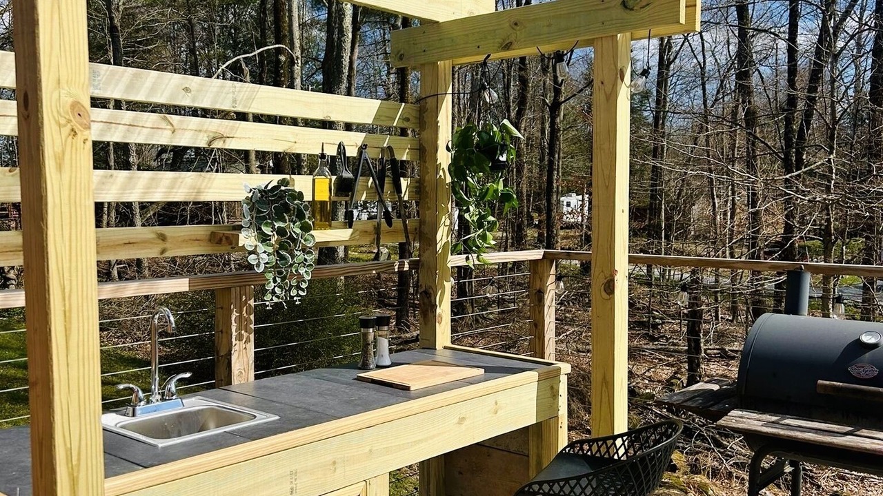 Photo of Outdoor in Smallwood