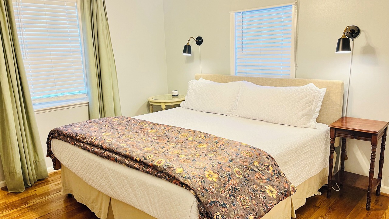 Photo of Bedroom in Forest Park