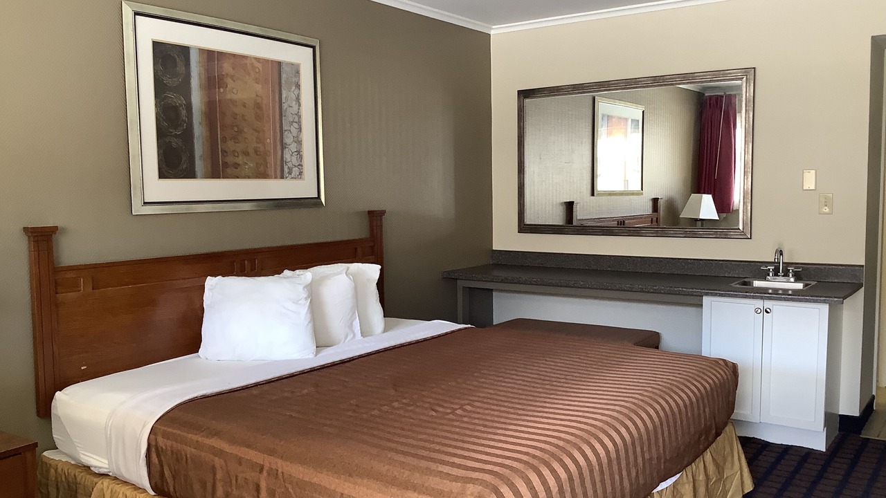 Photo of Bedroom in Dodge City