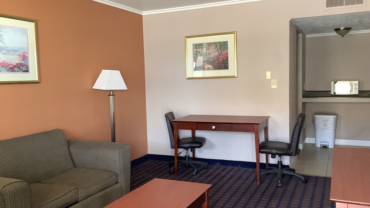 Photo of Livingroom in Dodge City