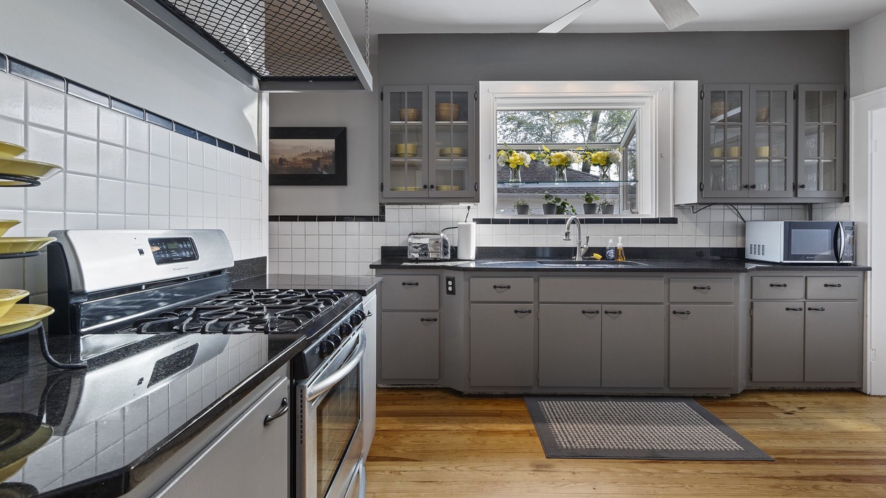 Photo of Kitchen in St. Charles Historic District
