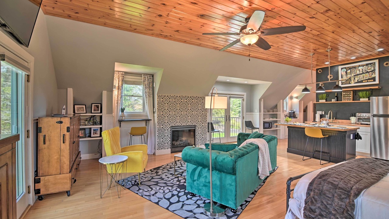 Photo of Livingroom in Saratoga Springs